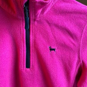 The Black Dog Fleece Quarter Zip